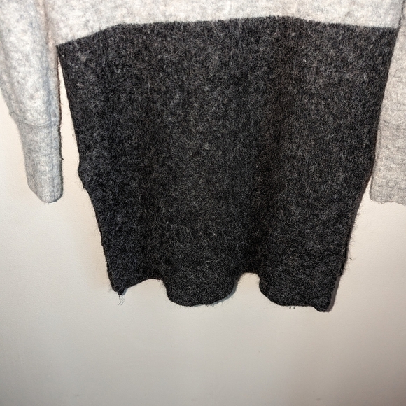 10 FEET Grey & Black Color Block Alpaca Knit Long Sweater Size Large - Picture 4 of 11